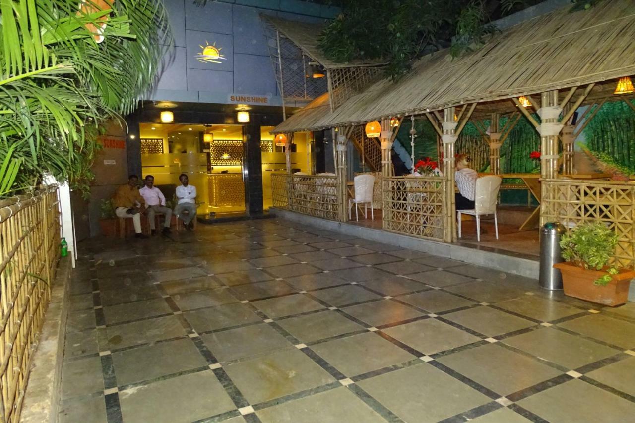 Sunshine Backpackers, Airport Hostel Mumbai  Buitenkant foto